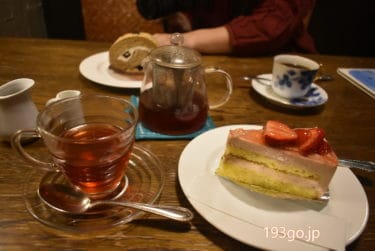 【吉祥寺　カフェ】中道通りで夜カフェ「La cour cafe(ラ・クール・カフェ)」自家製ケーキが揃う