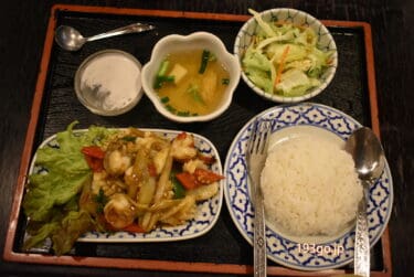 新宿　歌舞伎町の有名タイ料理　バンタイの平日ランチへ！ご飯が進むヤミツキの味