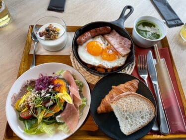 渋谷「sequence（シークエンス）MIYASHITA PARK」選べる朝食！カラフル野菜のボリューミーサラダ＆卵料理　ドリンクバーが充実で楽しい