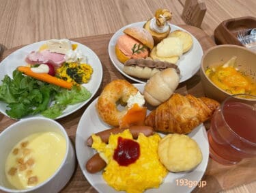「OMO7大阪」朝食ビュッフェ　ライブキッチンはお好み焼き＆きつねうどん！削りたてのカツオ節がアクセント　木津市場で作った和の惣菜も